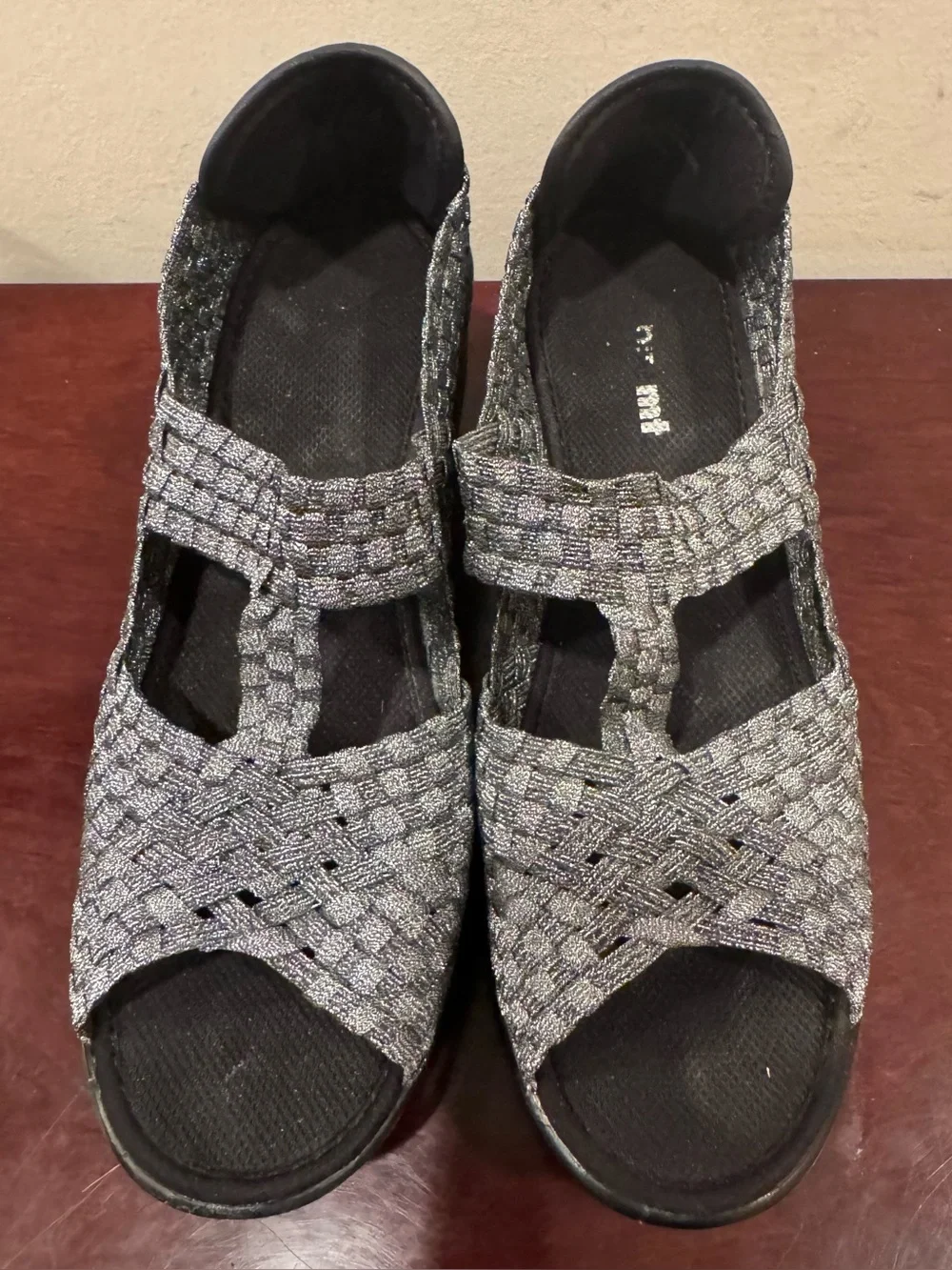 Women's Silver Woven Stretch Wedge Sandals by White Mountain- Size 7.5